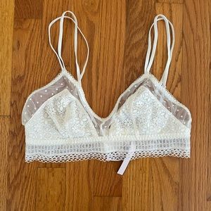 Victoria’s Secret lightly lined bralette